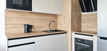 2 pokoje z balkonem i klimatyzacją | jantarowa