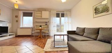 Na wynajem kawalerka w centrum miasta koszalin położona na 2 piętrze w nowszym budownictwie. 
miesz