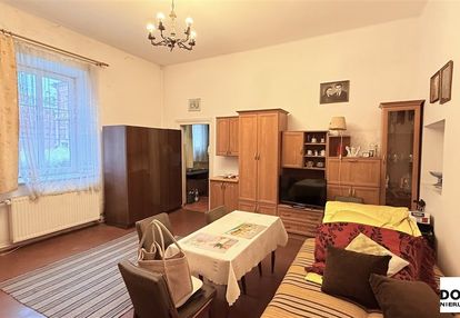 Lokal pod usługę - parter w kamienicy - centrum