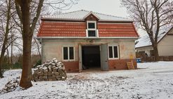 Wolnostojący budynek - mieszkanie+warsztat/magazyn