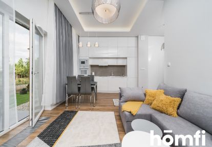 Kawalerka z ogrodem, czerwone maki, shell, hsbc