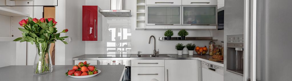 Ciche i słoneczne i zamknięte zielone osiedle