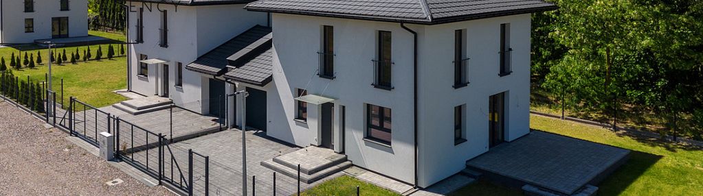 Bliźniaki połączone garażem z działką 500 m2