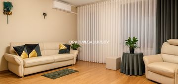 4 pokoje do zamieszkania z miejscem parkingowym