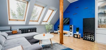 Dwupoziomowe na skrajnej do wejścia