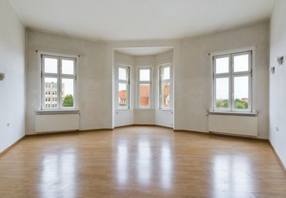 Piękne m z wykuszem ✨ sufit 3,70m!