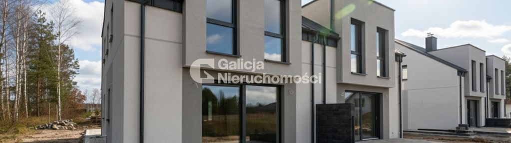 Bliźniak premium przy lesie, gotowy.