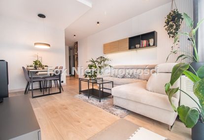 Elegancki wykończony apartament z dużym balkonem