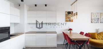 Nowoczesne mieszkanie z dużym balkonem obok metra!