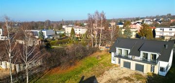 Nowoczesny dom w zabudowie bliźniaczej w rogoźniku