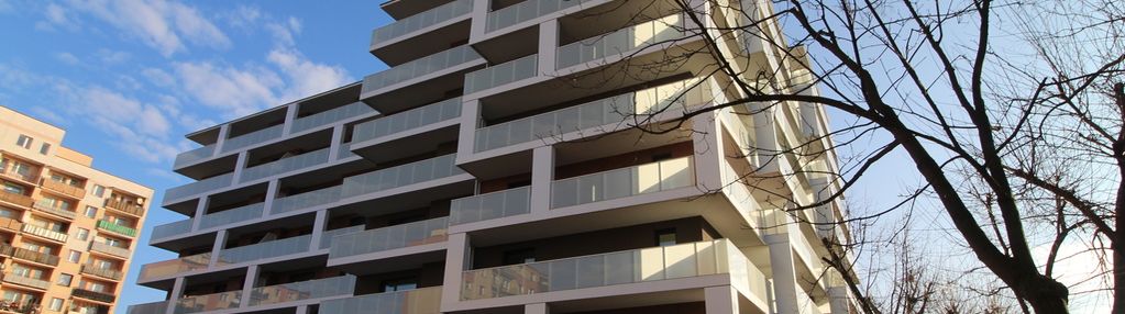3 pokoje z dużym narożnym balkonem