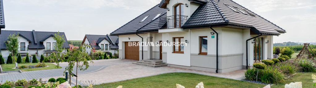 Dom wolnostojący 273 m², działka 18 ar – węgrzce