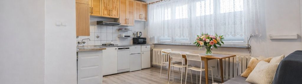 Jasne mieszkanie 2-pokojowe z dużą szafą