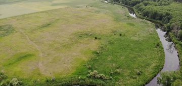 Turystyka nad brzegiem rzeki obry