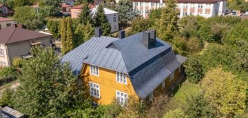 Niezwykły drewniany dom z amfiladą z xx wieku