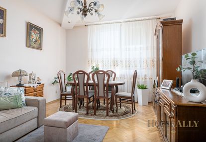 3 pokoje w zadbanej kamiennicy na mokotowie