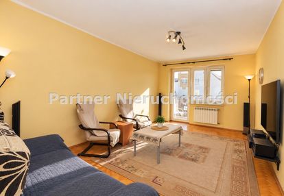 Koniuchy 3 pokoje, pełen rozkład, cegła, balkon!