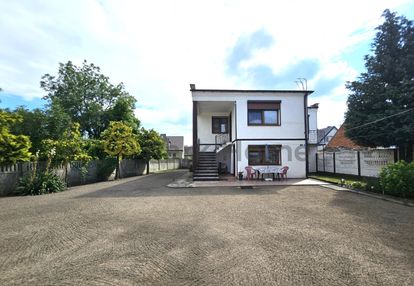 Dom wolnostojący + budynek gosp. + duża działka