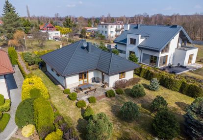 Ogród, kominek, cisza - resztę dopisze życie.