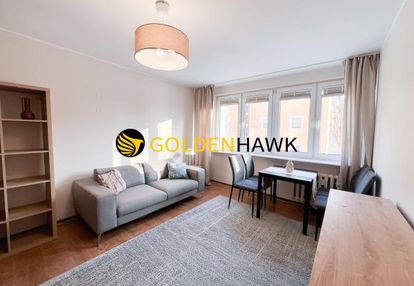 2 pokoje z osobną kuchnią, wysoki parter,pomorzany