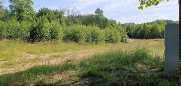 Leśniewo k. pucka - szkoła 500m, sklep 750m