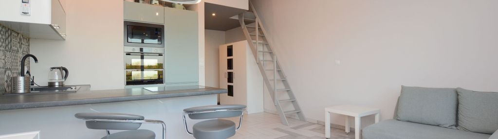 =komfortowa kawalerka = klima= jagodno =buforowa =