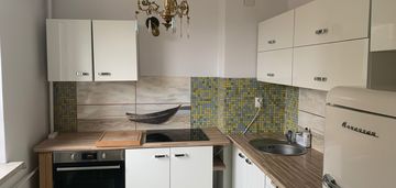 🔑 Przytulne 38m² z osobną kuchnią i balkonem – za