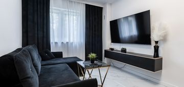 Nowoczesne 2-pokojowe mieszkanie w stylu glamour