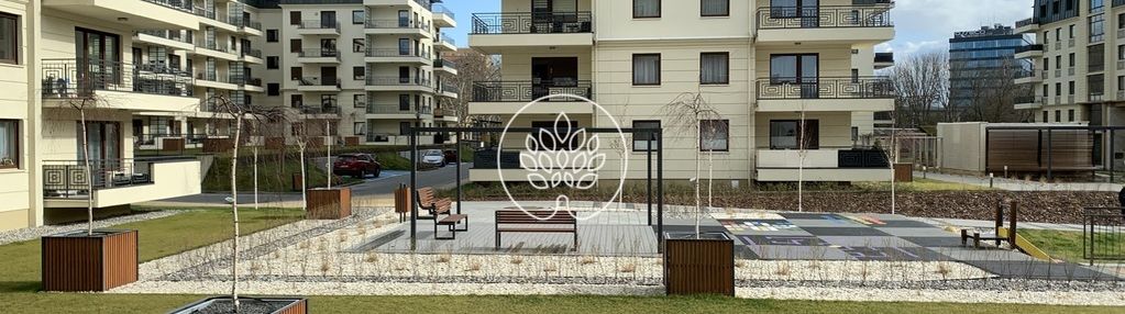 Osiedle paryskie komórka i miejsce parkingowe