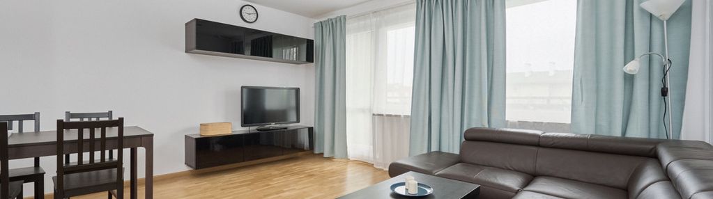 3 pokoje z dużym balkonem i osobną kuchnią