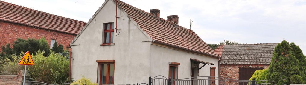 Dom wolnostojący z dużą działką.