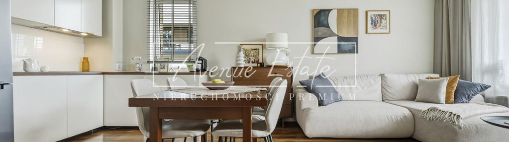 Jasne i gotowe do zamieszkania i duży balkon