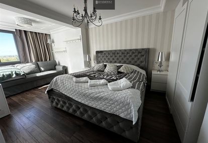 Dom z linią brzegową i 4 apartamentami – dziwnówek