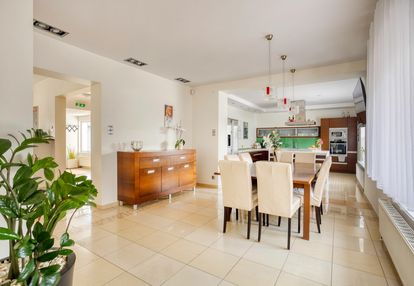 Na sprzedaż dom!! w barcinie z kortem tenisowym!