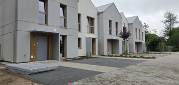 Nowoczesny segment 103,31 m² z ogródkiem