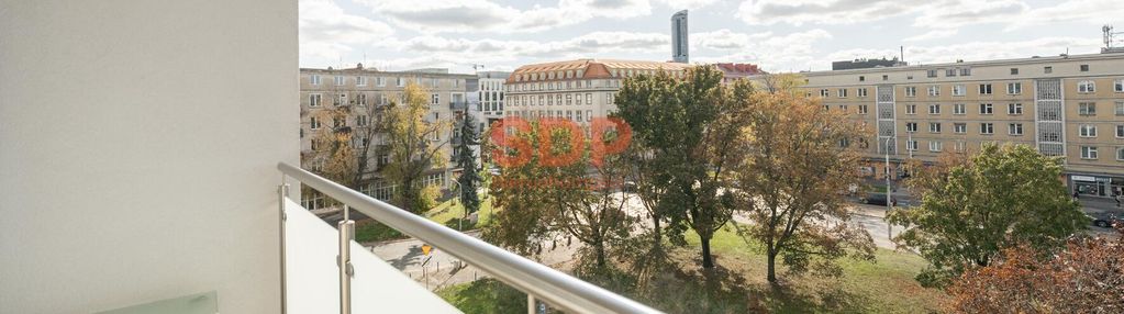 2 pokoje z osobą kuchnią i balkonem w centrum