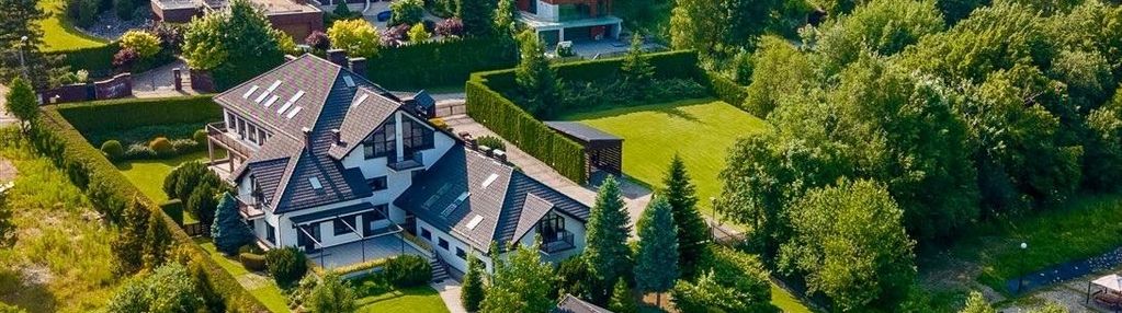 Dom z częścią pensjonatową na 60arowej działce!