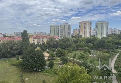 3 pokoje z balkonem. oddzielna kuchnia.