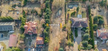 Piękna działka z ogrodem w okolicy lotniska