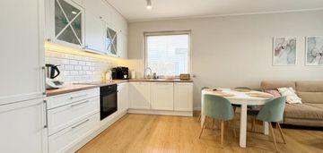 Dom w bezrzeczu gotowy do wprowadzenia, z pięknym ogrodem i słoneczną ekspozycją!