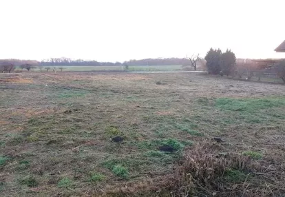 Działka na sprzedaż 821m2