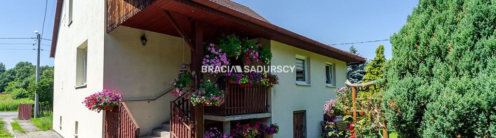 Dom z dużą działką budowlaną. rzozów 71 arów.