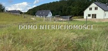 *działka z warunkami zabudowy i mediami*