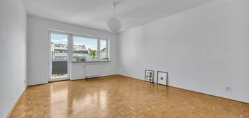 Super rozkład, idealnie ciche, jest duży balkon