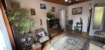 Sprzedam 4-pokojowe mieszkanie w centrum