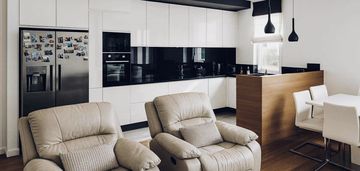 4 pokoje, komórka, miejsce parkingowe. targówek.