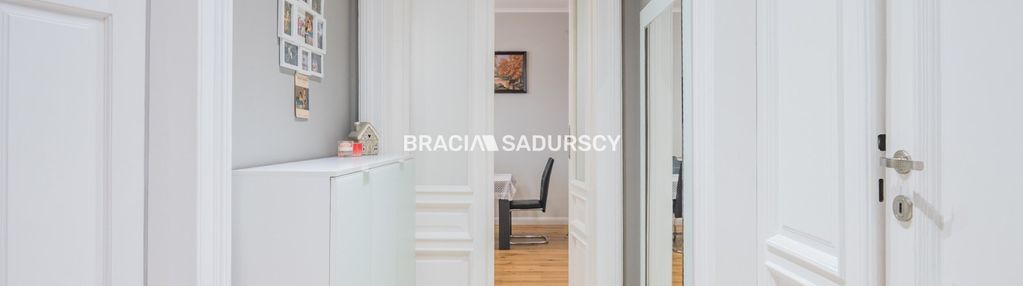 Duże mieszkanie w kamienicy w centrum, po remoncie