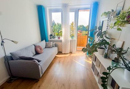 Włochy ul.hynka 41,2m2 / 2 pok.+ balkon do wejścia