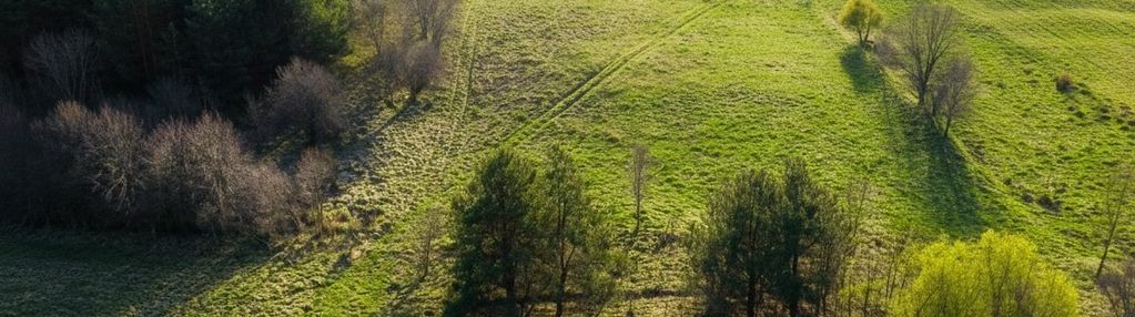 Działki na uboczu nieopodal jeziora