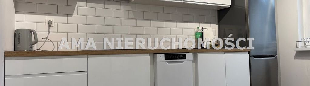 Duże, trzypokojowe mieszkanie z balkonem